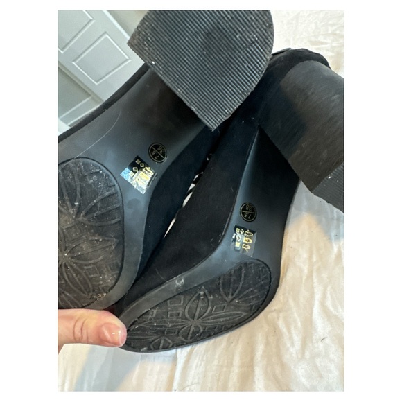 Chinese Laundry Black Lace-Up Peep Toe Block Heel Ankle Boots - Picture 4 of 4